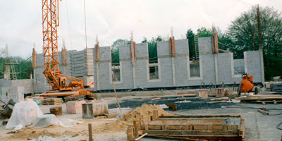 1994 Bau der Kirche